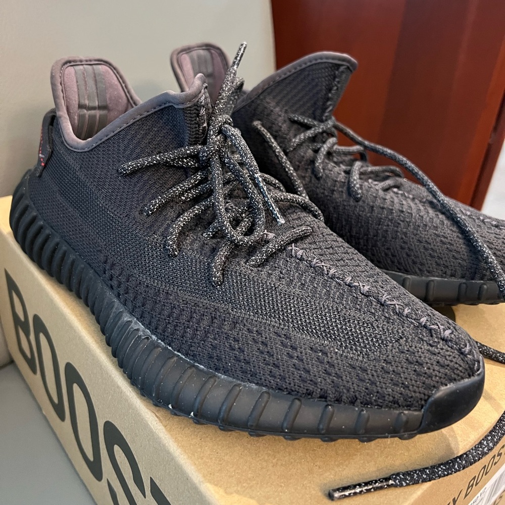 Mens Yeezy Boost 350 V2 black